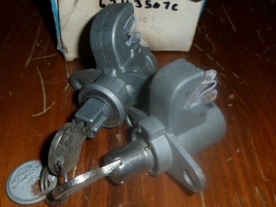 Nuevo de Lote Antiguo Ford D8DZ6243507C Juego de Cerraduras de Maletero y Guantera con Llaves 78 1978 Ford Granada Foto 4 de 4