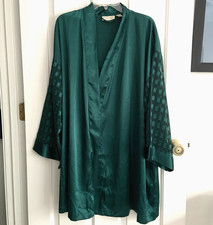 Vintage Victoria  s Secret Emerald Green Short Satin Robe Sheer sleeves sz L READ