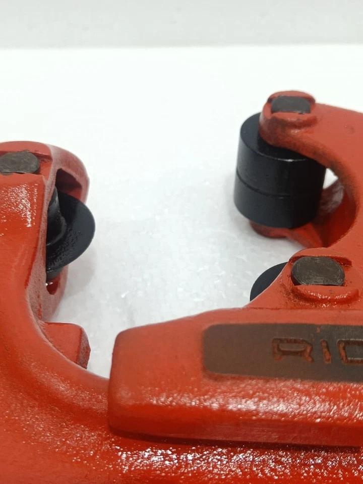 RIDGID MODEL 2-A HEAVY DUTY PIPE CUTTER 1/8" - 2" MANUAL PLUMBING TOOL USA 32840 - Image 2 of 4