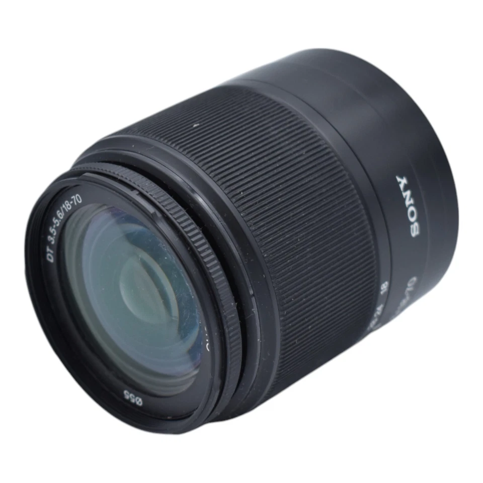 Sony 18-70mm f/3.5-5.6 DT A-Mount Autofocus Lens [55] With Caps; Hood - Image 4 of 4