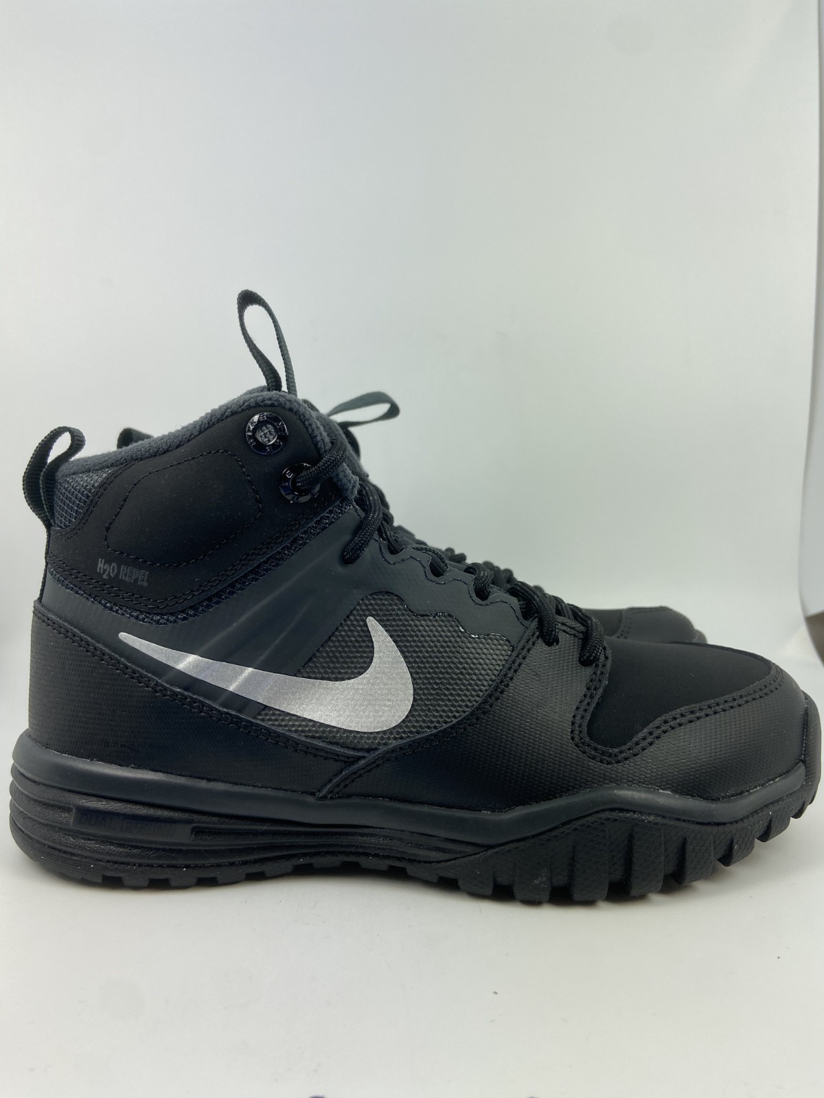 685622-001 (PS) Size 1 Youth Nike Dual Fusion Hills Mid Black/Metallic Silv -NIB thumbnail 4