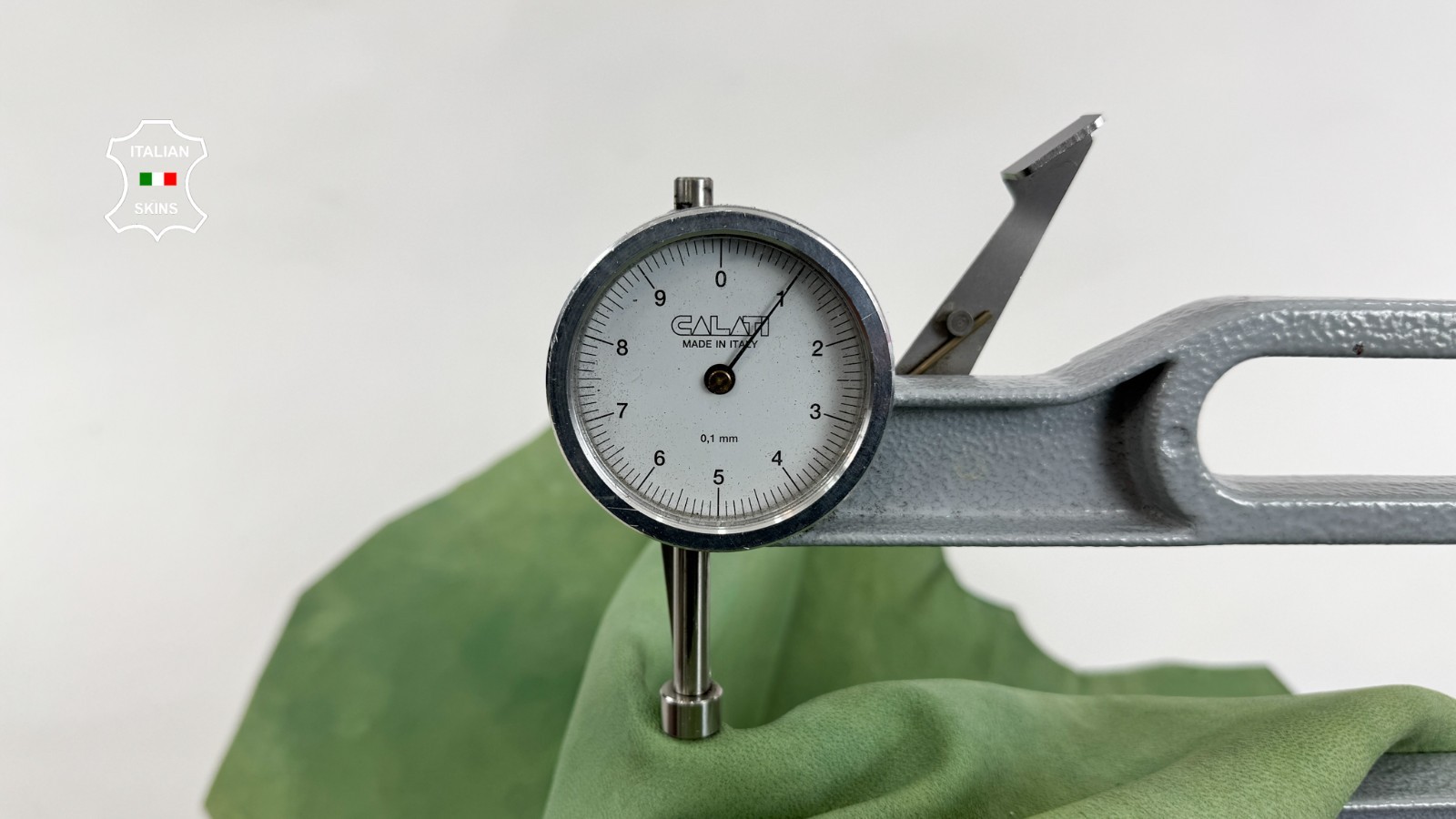 LIGHT GREEN VINTAGE LOOK VEGETABLE TAN Thick Goatskin Leather 3+sqf 1.1mm C7057