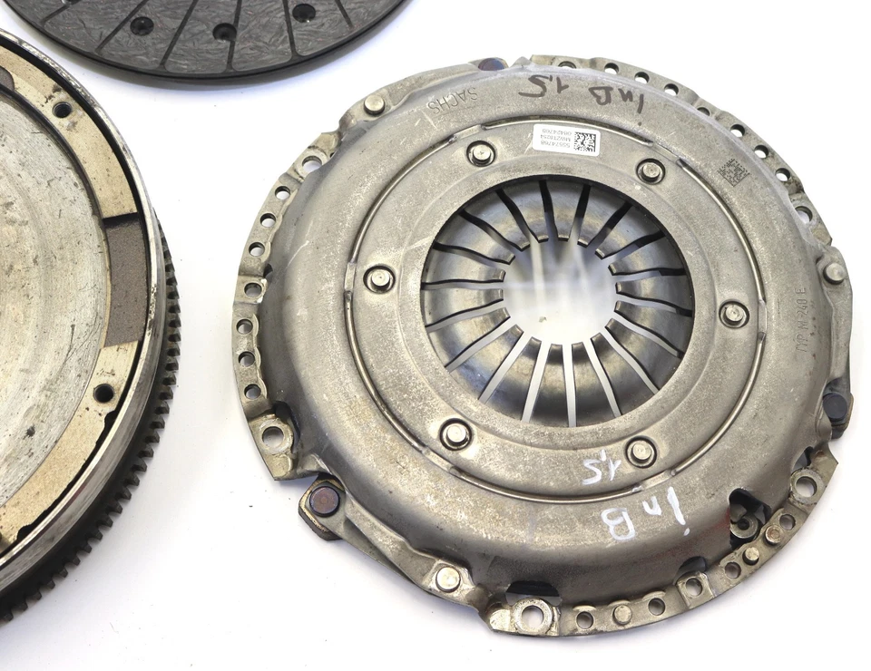 Opel Insignia B Sports Tourer 1,5 Turbo 55570175 Schwungrad Zweimassenschwungrad - Bild 4 von 4