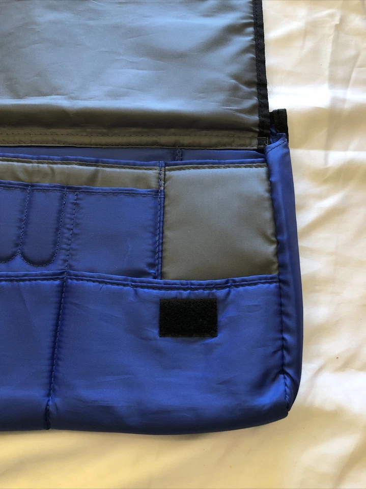 Bolso para Tablet Microsoft Azul con Borde Negro Foto 3 de 4