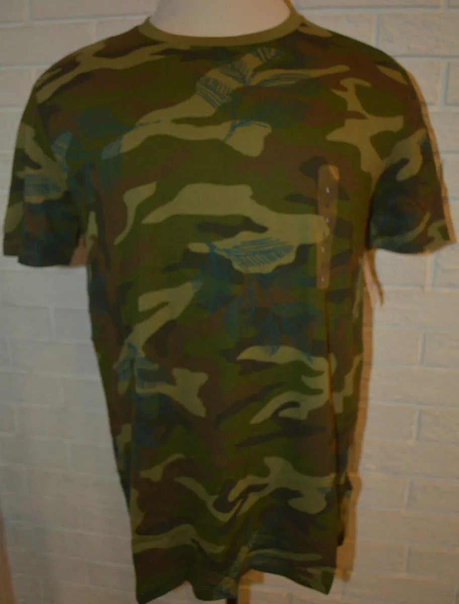 Gap camouflage clearance t shirt