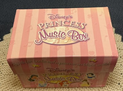 DISNEY'S Princes Music Box With 5 Storybooks And Necklace. | eBay