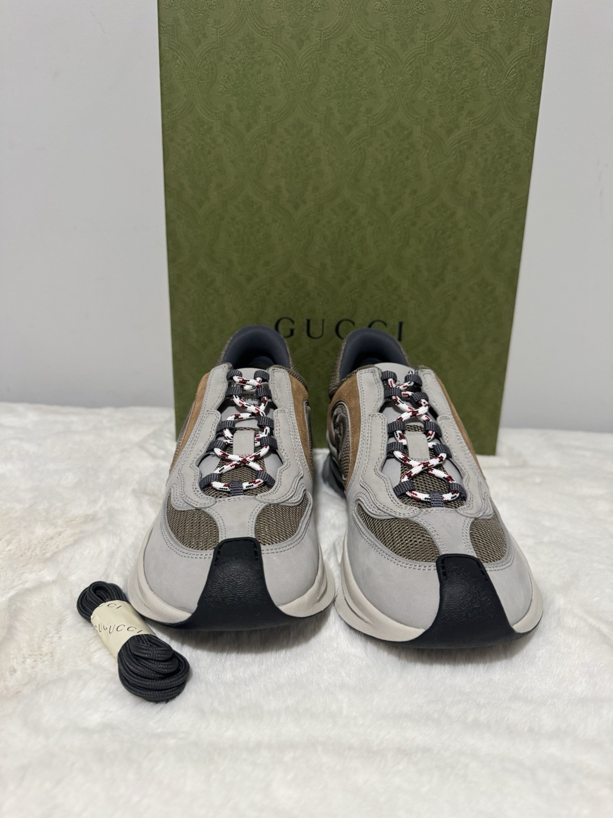 Gucci Men's Gucci Run Sneaker Light Grey Suede Size UK6/US6.5 thumbnail 4