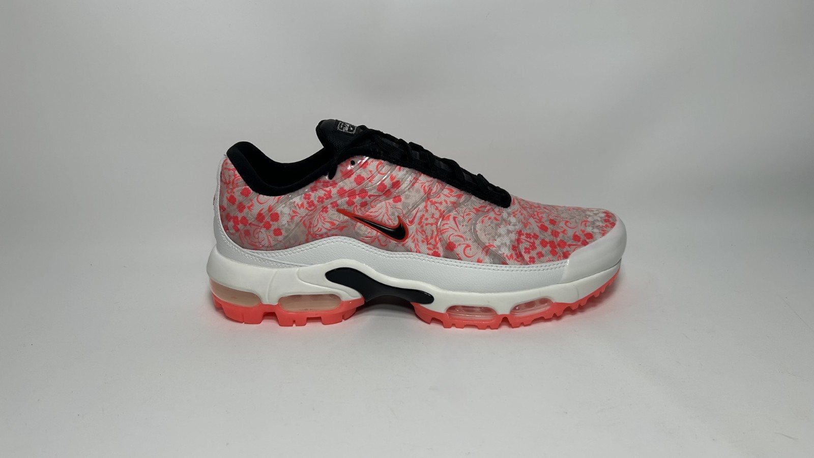 Nike Air Max Plus TN Golf Masters Augusta Azaleas Men's Sz 9-9.5 Pink HJ4512-100 thumbnail 2
