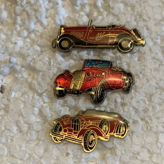 Job lot of 3 classic convertible vintage cars shaped (h) metal lapel pins