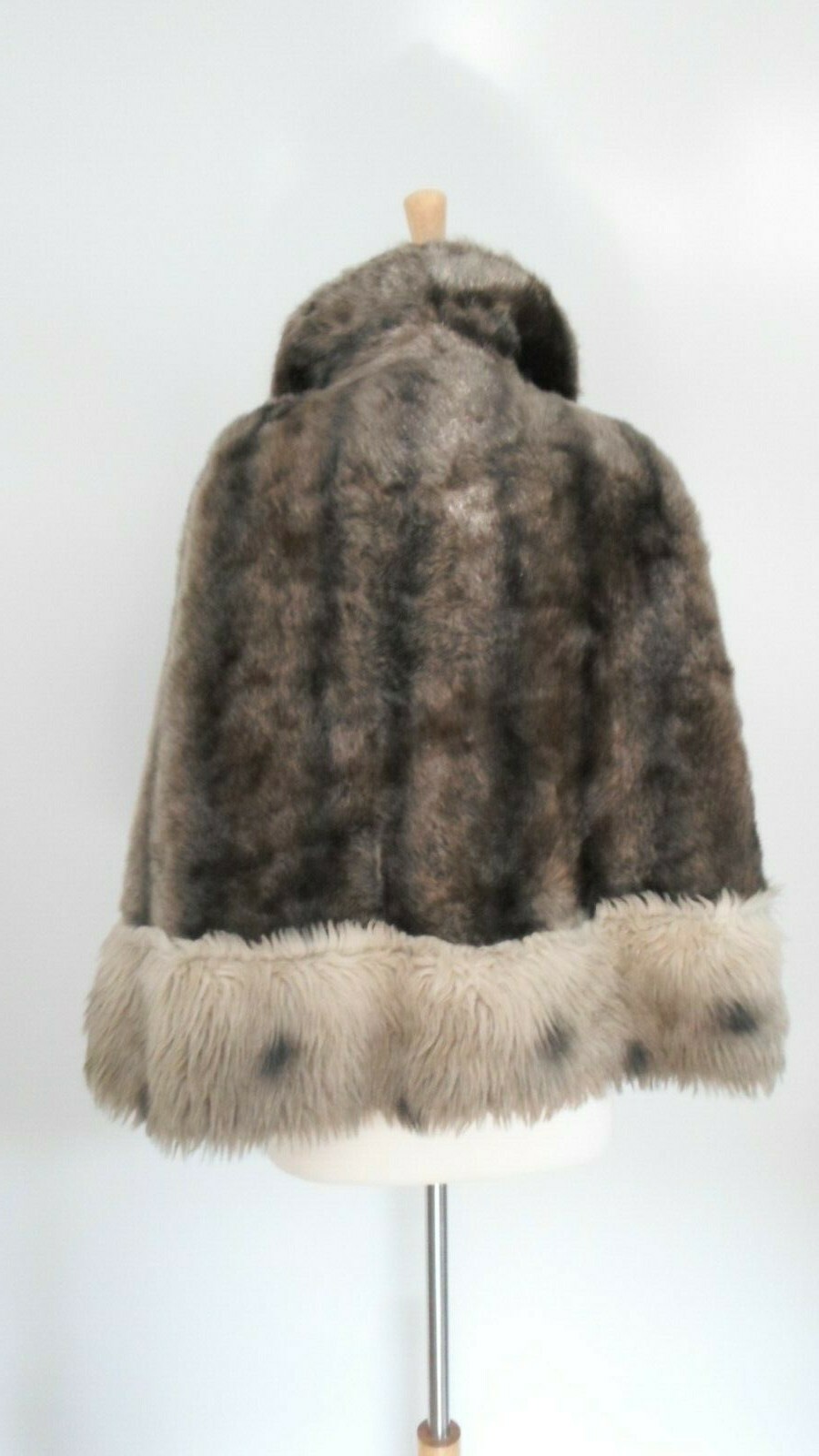 1960's Mod VINTAGE Faux Fur Cape Coat Jacket Shaggy F… Gem