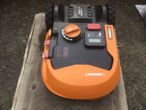 Worx Landroid Robot Mower Model Number WR155E. 2000sq m - Picture 2 of 10