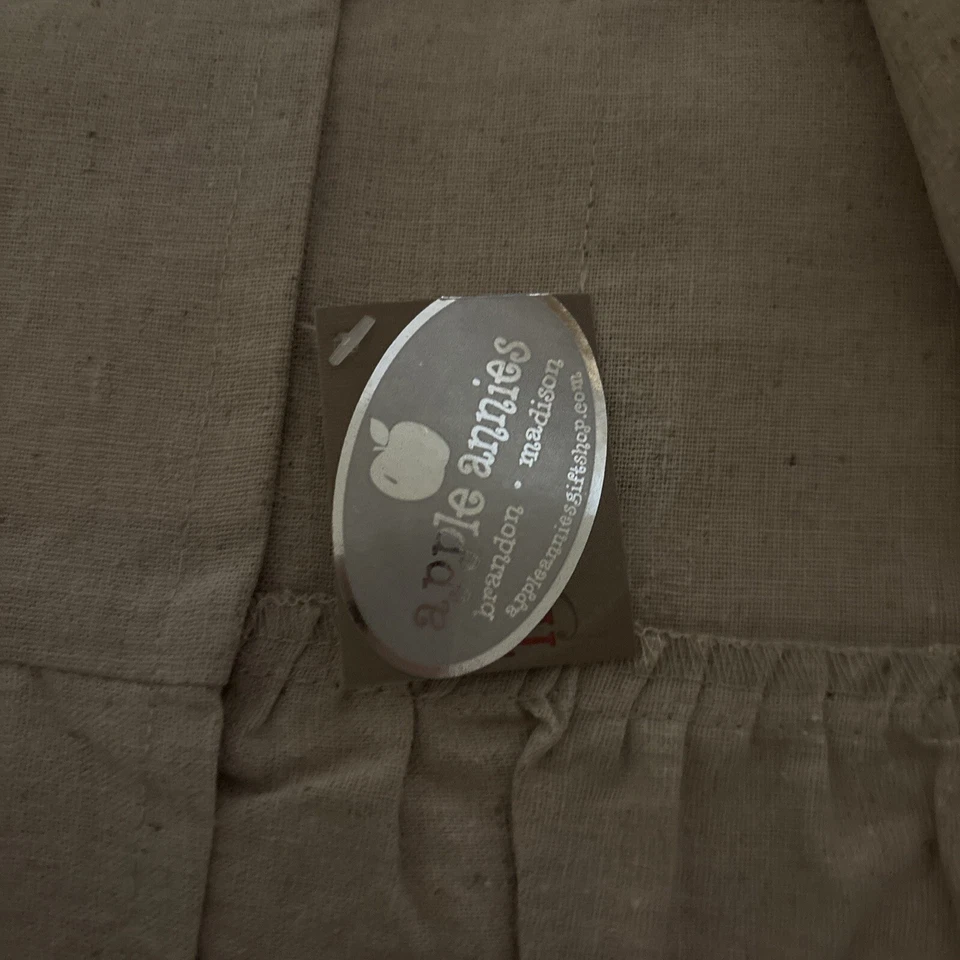 Toalla de mano con volantes apliques cruzados de lino natural The Royal Standard nueva con etiquetas. Pascua Foto 4 de 4