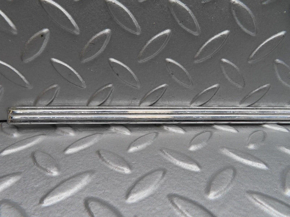 ⚙12953⚙ Tarjeta puerta delantera izquierda moldura cromada mercedes-benz w111 220se Foto 2 de 4