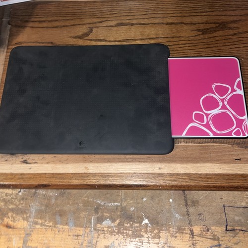 Logitech Portable Lapdesk N315 schwarz - Laptopmatte mit Mausablage Pink Design - Bild 2 von 6