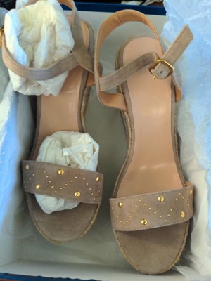 andre assous sandals Brasilia Taupe/Studs Sz 39 /8.5 NIB