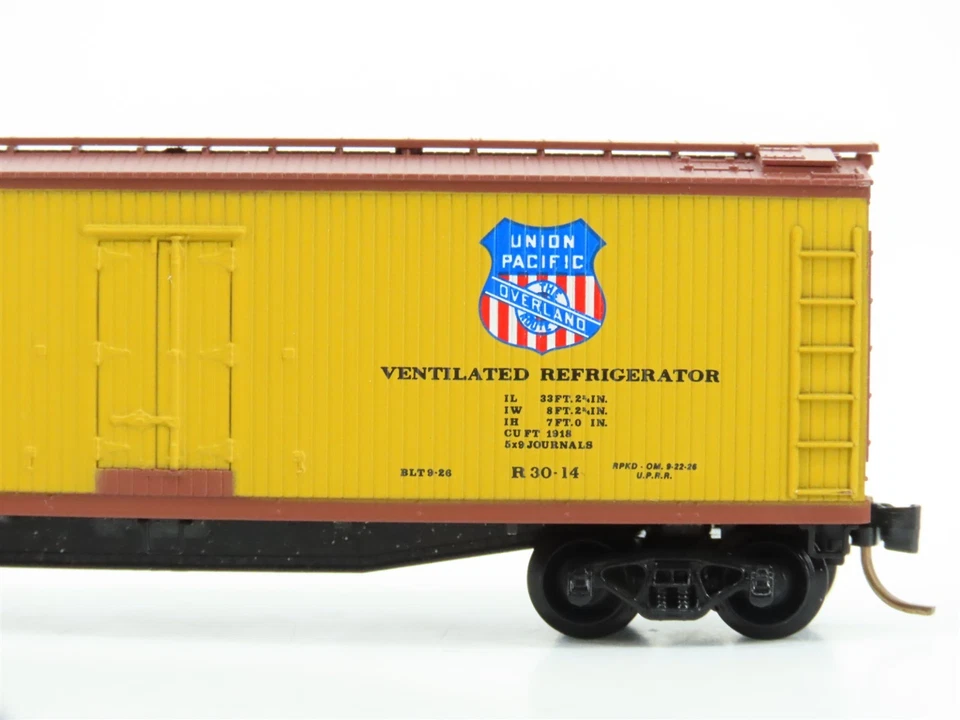 N Kadee Micro-Trains MTL 49250 SP UP PFE Pacific Fruit Express 40' Reefer #31425 - Image 3 of 4