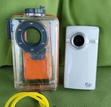 Flip Video Ultra F260W White 60 min 2GB Underwater Case Digital Camcorder