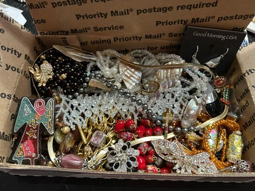 Vintage & Modern Costume Jewelry Lot ~Some Signed ~Small Priority Box #1336