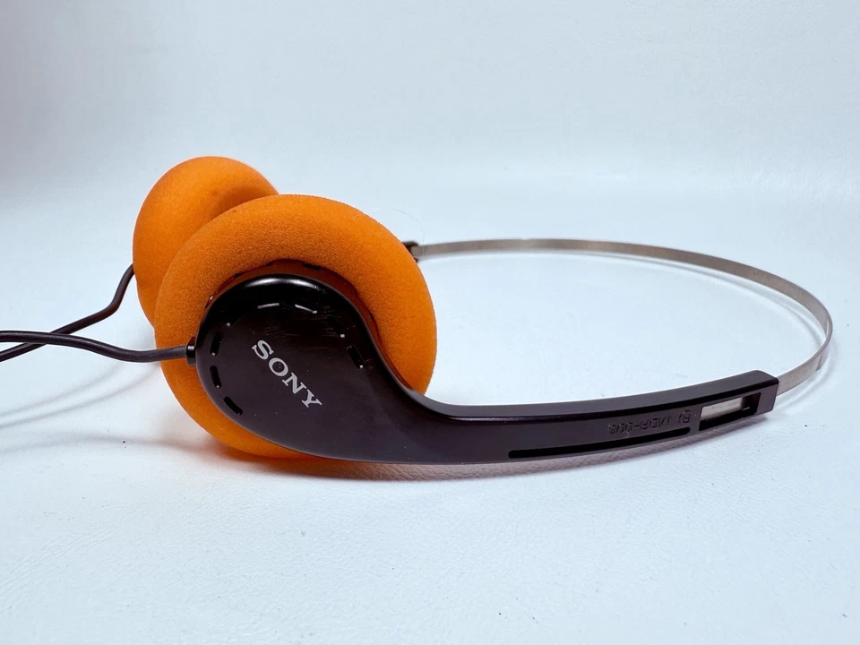 Cuffie Walkman Sony MDR-006 con cuscinetti arancioni | Guardiani della Galassia - Immagine 2 di 4