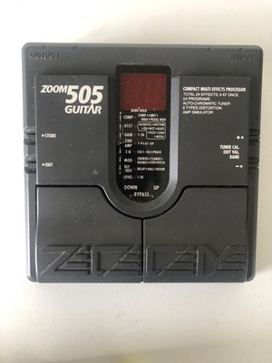 Zoom 505 Vintage Guitar Multi Effects Pedal - Tested Works Great!
