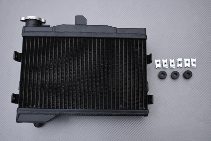 Radiateur eau noir racing YAMAHA XSR700 conçu en aluminium aéronautique premium