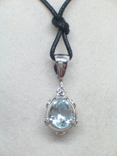 Colgante de Oro Blanco 18KT (750) Con Aguamarina Natural - Piedra - Imagen 1 de 8