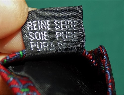 Exc! BURBERRYS OF LONDON SILK NECK TIE, GEOMETRIC CHAINS, LONG: 60" x 3 7/8" - Picture 6 of 6