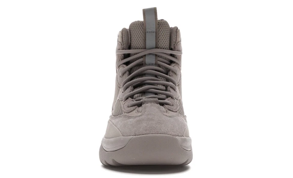 Bota Yeezy Temporada 7 Desert Talla 5W (Color-CINDER) Sin Caja (Nueva) Foto 2 de 4