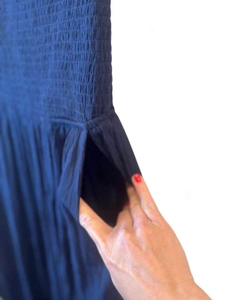 Mono VENUS Sin Tirantes Azul Marino Pierna Ancha con Detalle de Pierna de Encaje, Talla Mediana Usado en Excelente Condición Foto 4 de 4