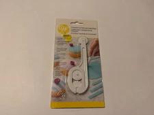 Wilton Fondant Cutter & Embosser ~ NEW