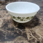 Pyrex 1.5 Quart 402 Spring Blossom Crazy Daisy Mixing Bowl Green Flowers Vintage