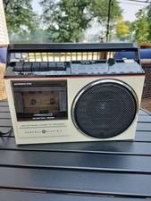 VINTAGE GENERAL ELECTRIC 3-52448 AM/FM RADIO -CASSETTE RECORDER WORKS WELL Clean