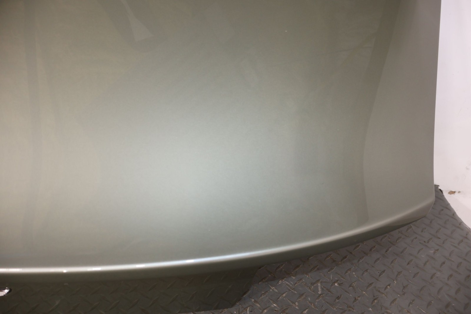 Aston Martin V8 Vantage 2009 Condenser compartment lids Set