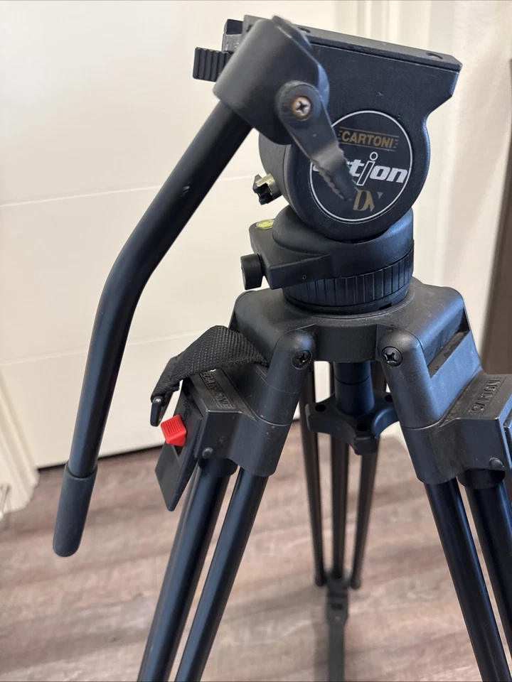 Cartoni HiDv Cinema Tripod Legs Sticks Action Fluid Head - Image 3 of 4