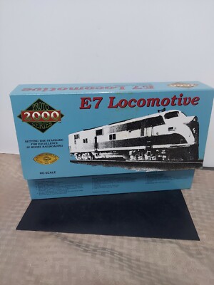 HO Proto 2000 Series E-7 LOCOMOTIVE #23073 SOU #2920 A-unit W/Mars Light (LHO67)
