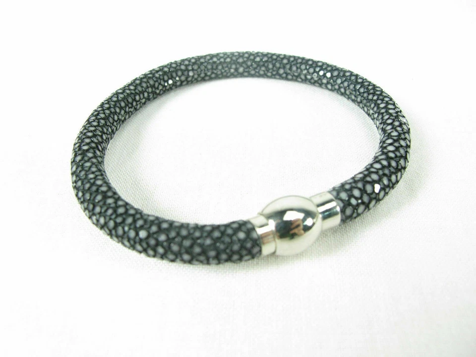 Brazalete Brazalete Piel Raya Pulida Genuina Bloqueo Magnético NEGRO Foto 4 de 4