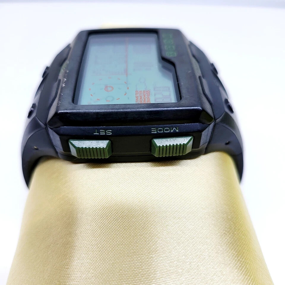TIMEX Expedition WS4 デジタル腕時計　中古 TIMEX Expedition WS4 デジタル腕時計 中古
