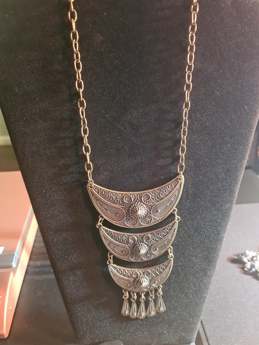 Paparazzi Jewelry Necklace ~Go STEER-Crazy - Brass - Picture 2 of 3