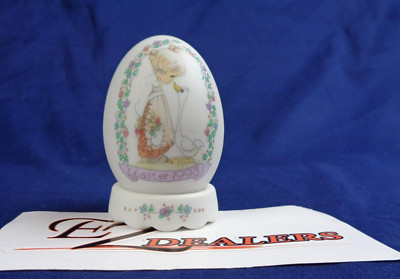 Precious Moments ''Make A Joyful Noise'' Easter 1993 Porcelain Egg With Stand