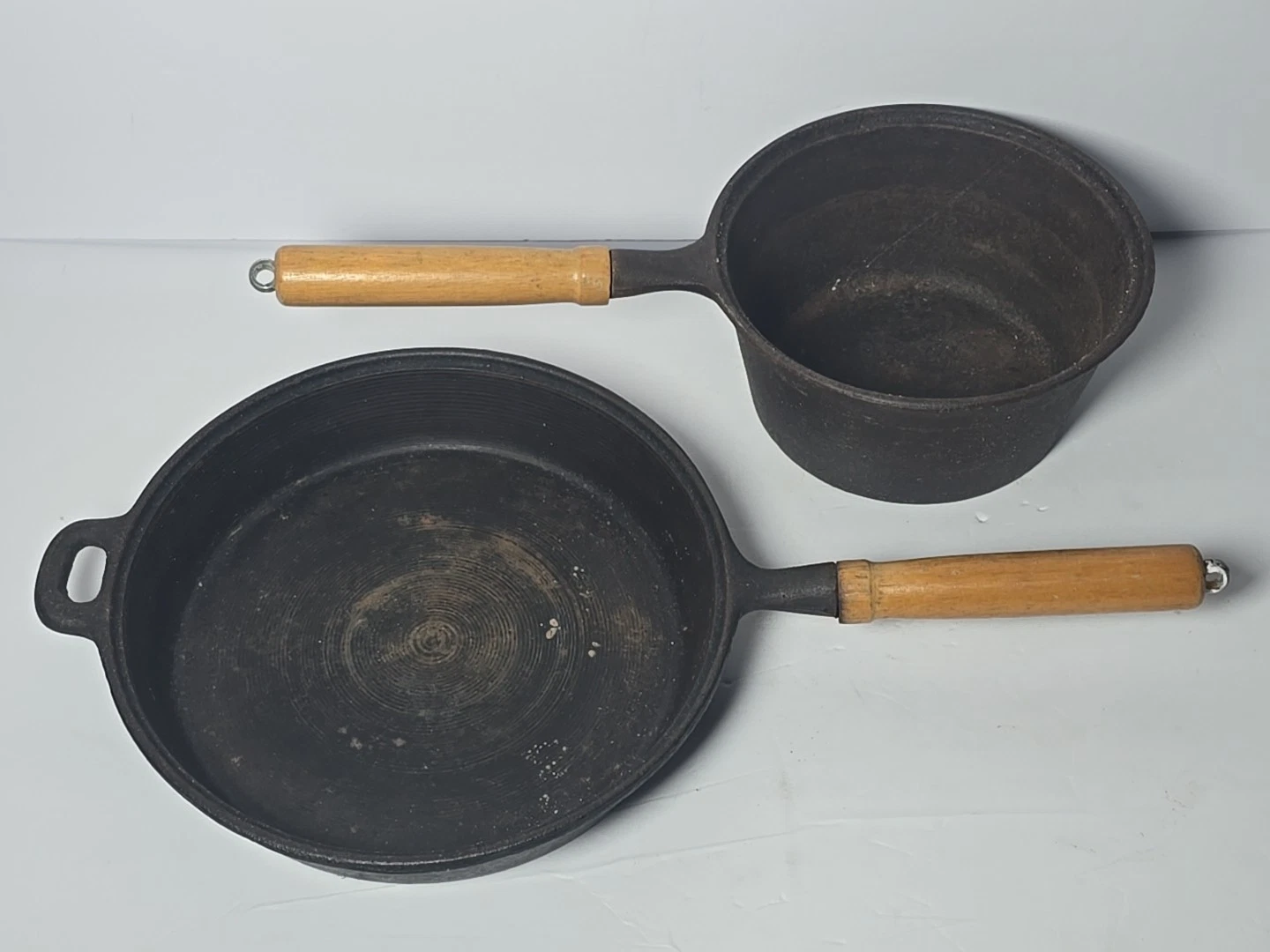 Vintage Cast Iron Skillet Made In Taiwan Removable Wood Handles Set Of 2
