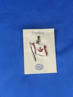 1.35g .925 STERLING SILVER CANADA ENAMEL FLAG PENDANT CHARM MARKED MAPLE LEAF