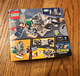 LEGO DC Comics Super Heroes  - Clash of the Heros - 76044 - New