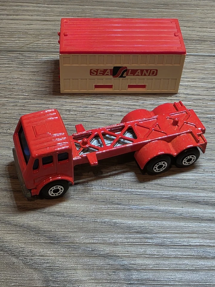 1976 MATCHBOX SUPERFAST #42 MERCEDES CONTAINER TRUCK SEA LAND TRAILER with Box - Image 4 of 4