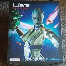 BioWARE  Mass Effect Exclusive Edition statue