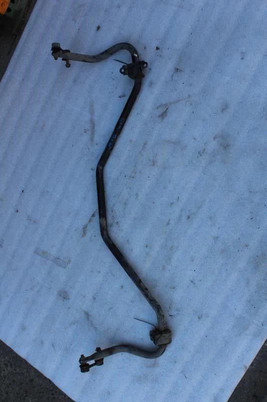 Barra estabilizadora trasera Lexus SC400 1996 Foto 2 de 4