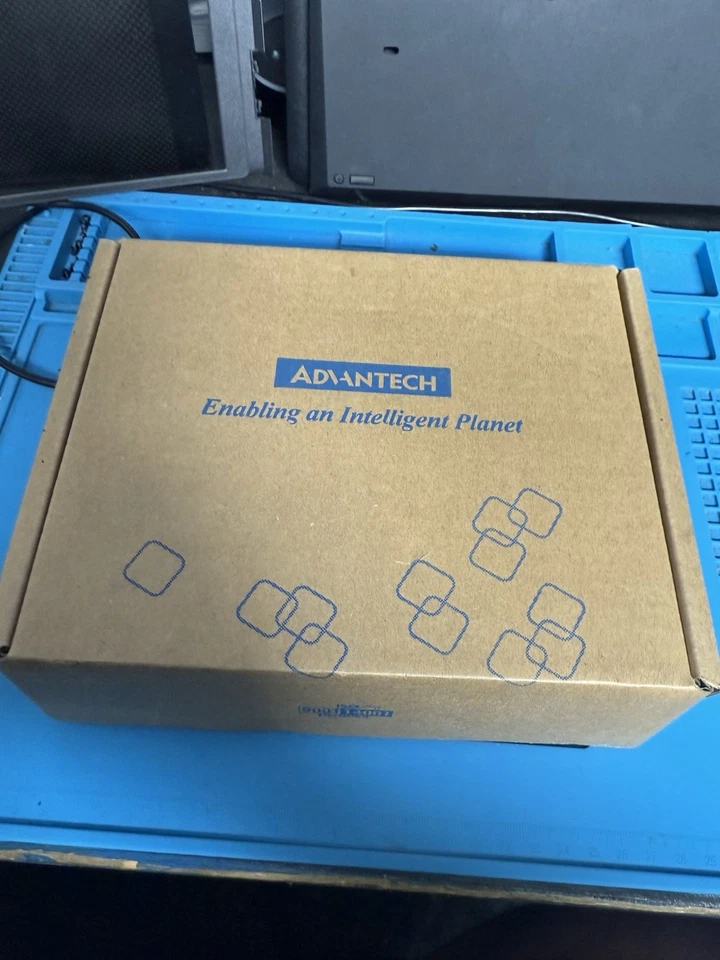 Advantech EKI-7706E-2FI-AE 🌐 Industrial Ethernet Switch 4FE+2SFP NEW - Image 3 of 4