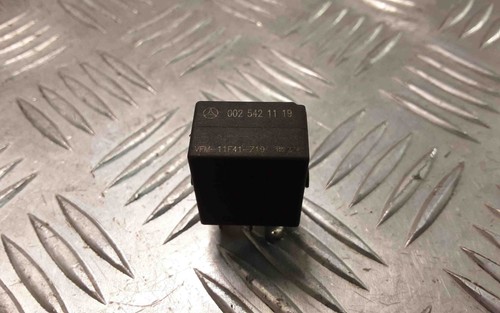 MERCEDES-BENZ C W204 Relais 0025421119 2.70 Diesel 150kw 2004 28437665