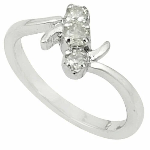 Anillos de joyería con gemas blancas de topacio