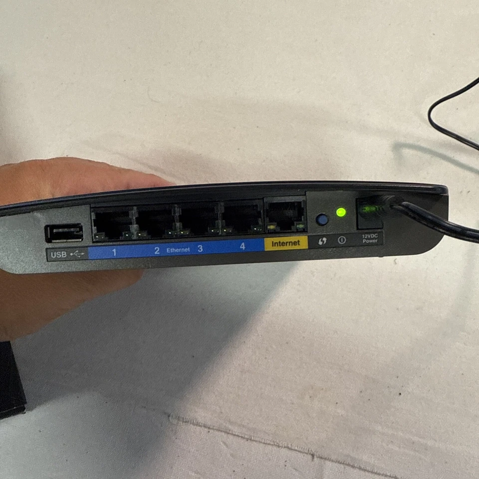 Linksys EA3500 450 Mbps 4-Port Gigabit Wireless N Router Used Works - Image 3 of 4