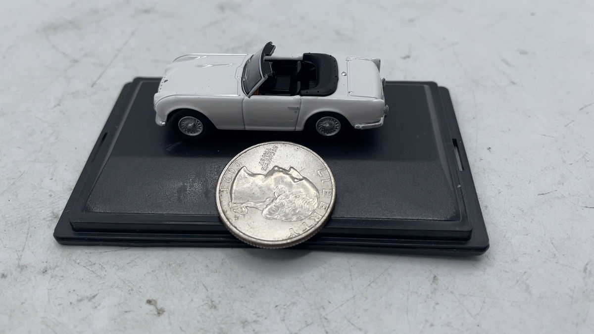 Triumph TR4 White with Black interior Diecast car 1:76 OO Scale
